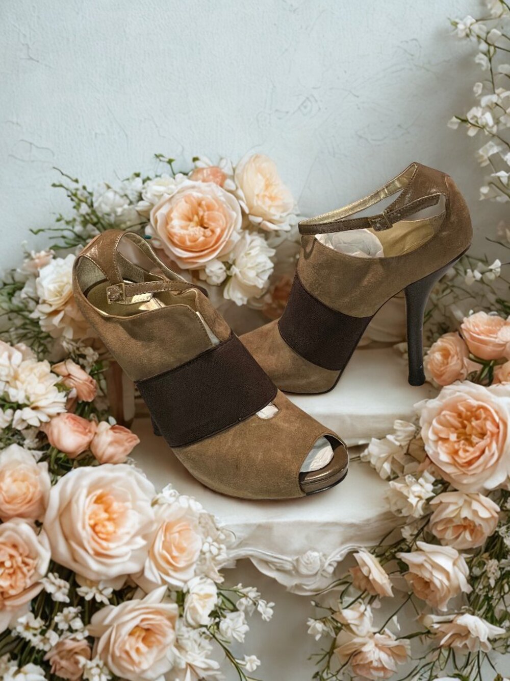 Nine West Brown and Tan Suede Shoe - 10M